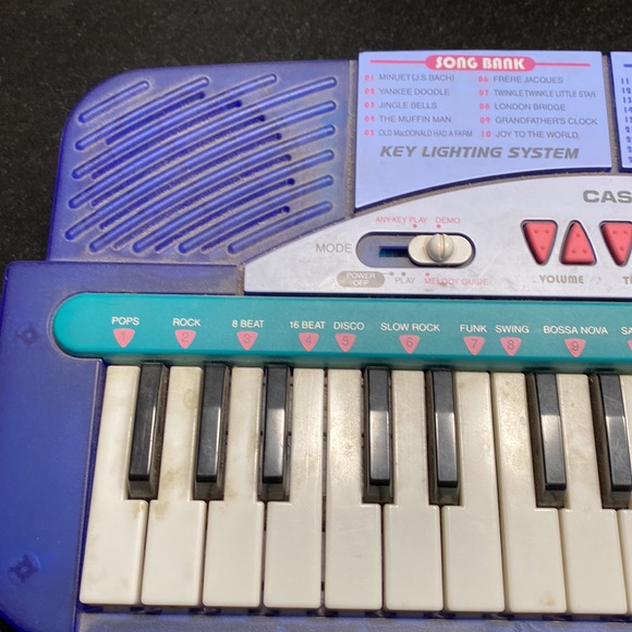 keyboard purplish blue Casio LK-6 32-Key Lighted Key System Mini Keyboard - Picture 2 of 7